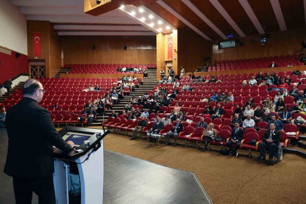 Tbd Uluslararası Laboratuvar Tıbbı Zirvesi Erzurum 2025 Atatürk Üniversitesinde Başladı