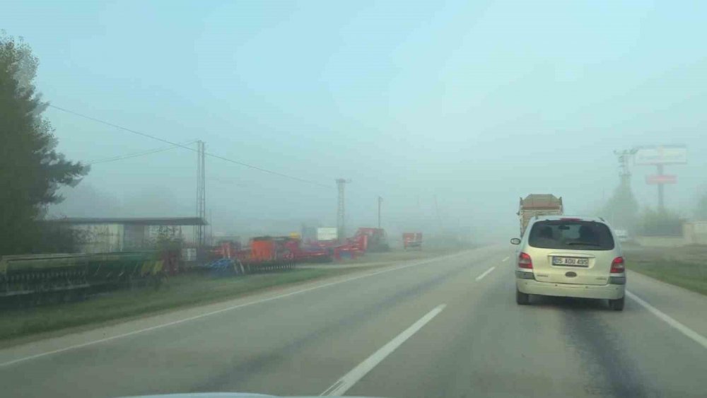 Amasya-çorum Karayolunda Yoğun Sis Etkili Oldu