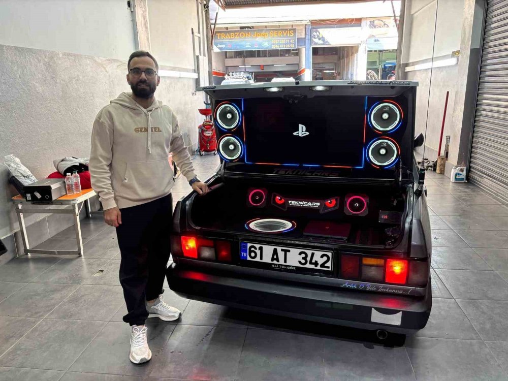 Bagajında Televizyon Ve Oyun Konsolu Var