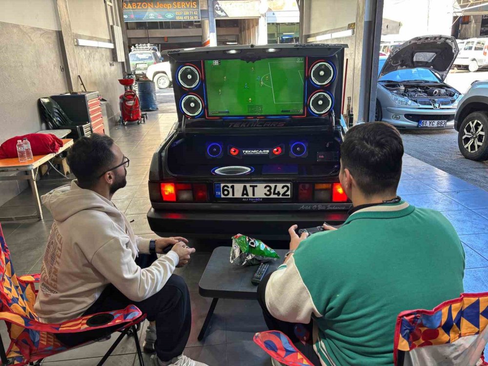 Bagajında Televizyon Ve Oyun Konsolu Var