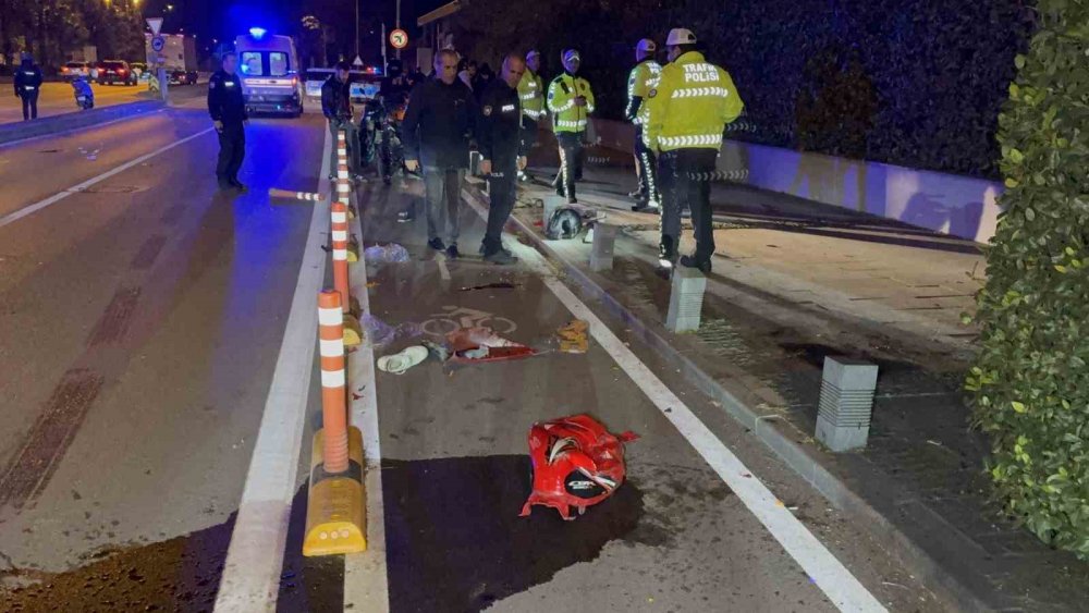 Samsun’da Motosiklet Yayaya Çarptı: 3 Kişi Ağır Yaralandı