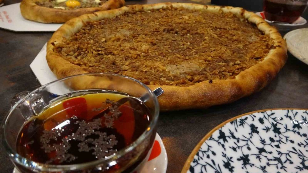 Pidenin Bu Kez Elmalısını Yaptılar