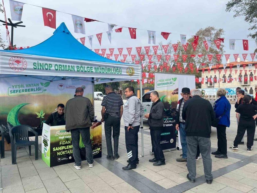 Sinop’ta Vatandaşlara Fidan Dağıtıldı