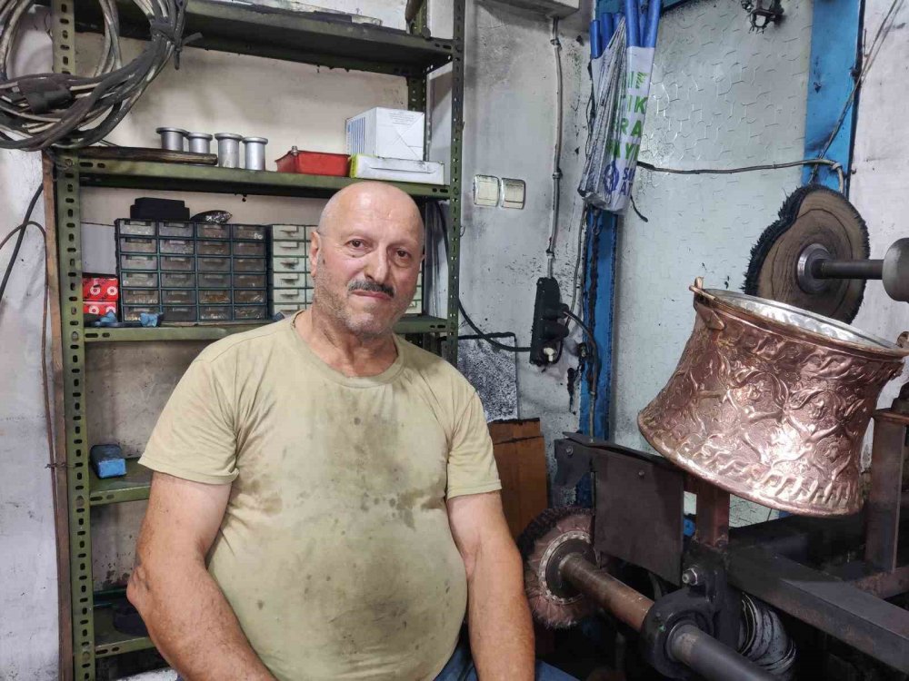 Rize’de Kaybolmaya Yüz Tutmuş Bir Zanaat: Bakır Parlatmanın Son Ustası