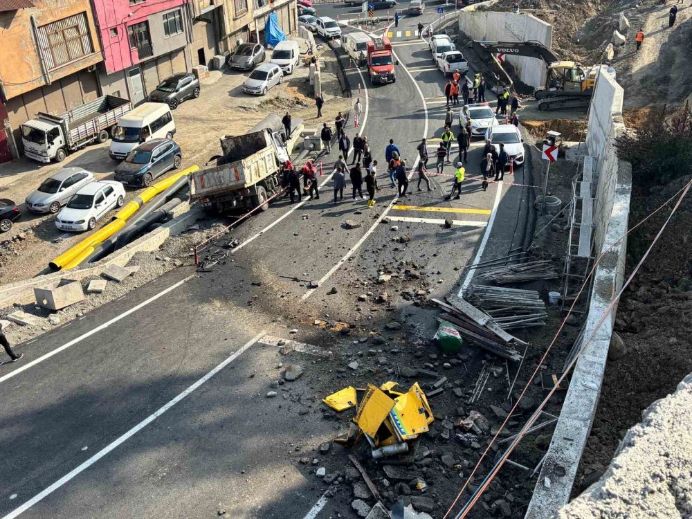 Belediyeye Ait Kamyonet Az Kalsın Faciaya Yol Açıyordu