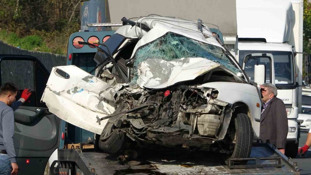 Ordu’da Otomobil İle Kamyonet Çarpıştı: Baba Öldü, Sürücü Oğlu Ve Diğer Sürücü Ağır Yaralandı