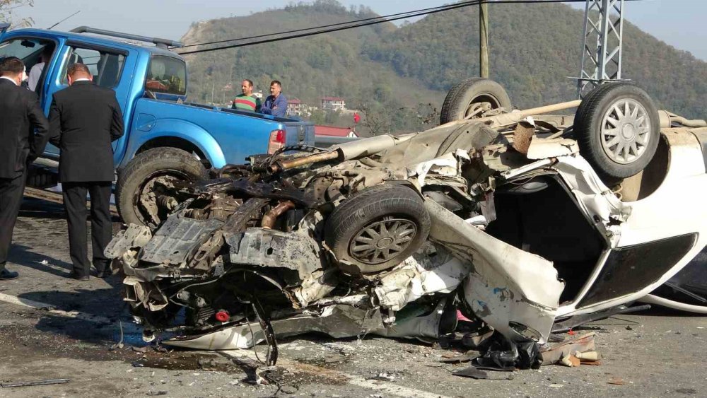 Ordu’da Otomobil İle Kamyonet Çarpıştı: Baba Öldü, Sürücü Oğlu Ve Diğer Sürücü Ağır Yaralandı