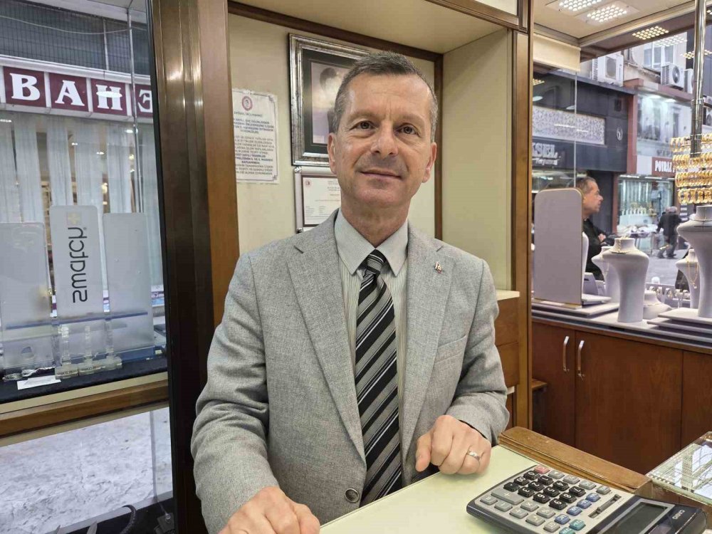 Güvenli Liman Altın Yatırımcısını Güldürdü, Döviz İse Üzdü
