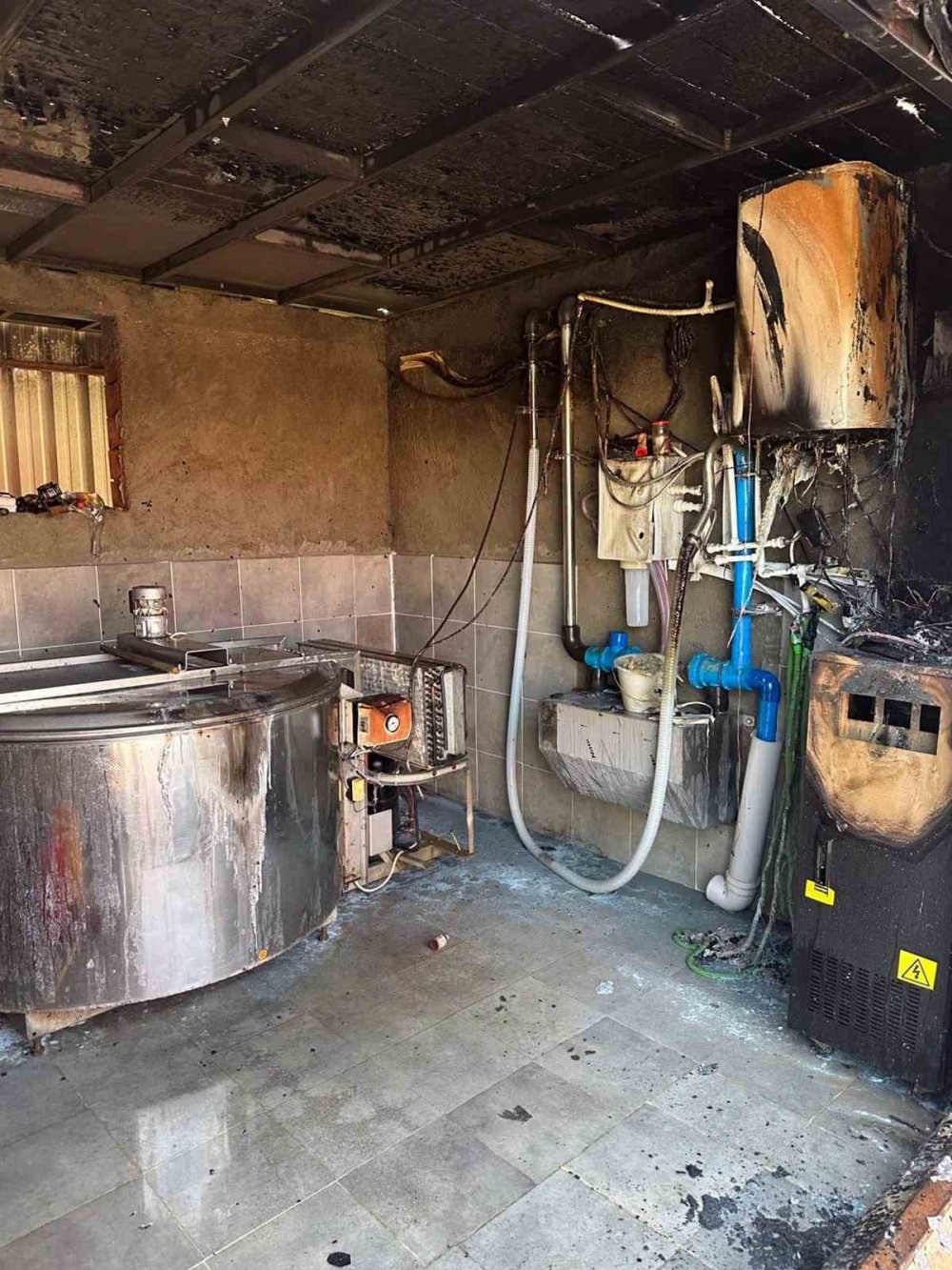 Sakarya’da Ahırda Yangın: 400 Bin Liralık Zarar Meydana Geldi