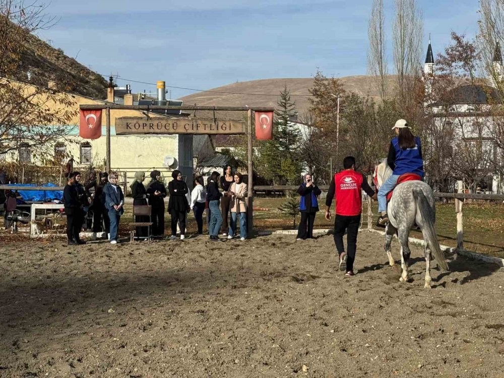 Bayburt’ta Bağımlılıkla Mücadele Kapsamında Doğa Etkinlikleri Düzenlendi