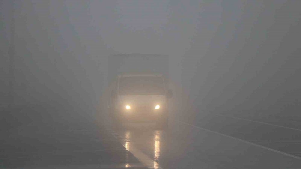 Bolu Dağı’nda Göz Gözü Görmüyor: Görüş Mesafesi 25 Metreye Düştü