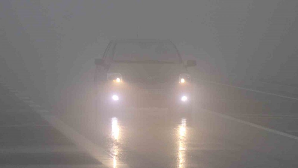 Bolu Dağı’nda Göz Gözü Görmüyor: Görüş Mesafesi 25 Metreye Düştü