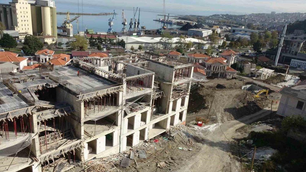 Başkan Genç: "çömlekçi’deki Dönüşüm İle Limanın Entegrasyonu Şu Anda Bir Tezat Oluşturuyor"