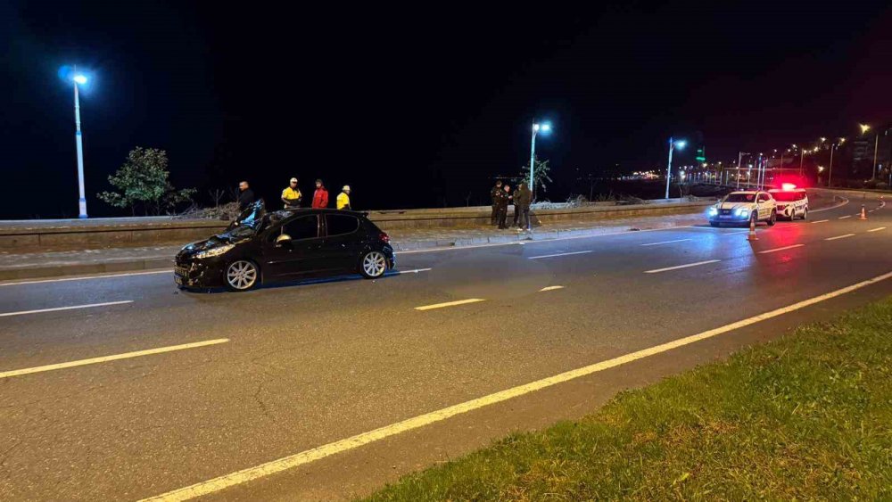 Rize’nin Pazar İlçesinde Yolun Karşısına Geçmek İsteyen Genç Hayatını Kaybetti