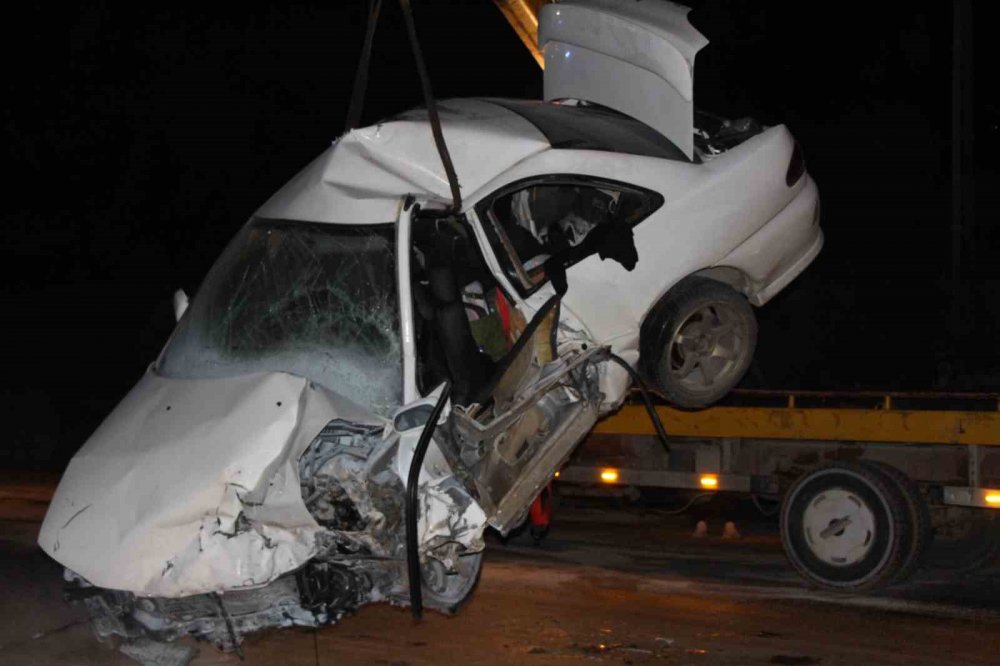 Amasya’da İki Otomobil Kafa Kafaya Çarpıştı: 8 Yaralı