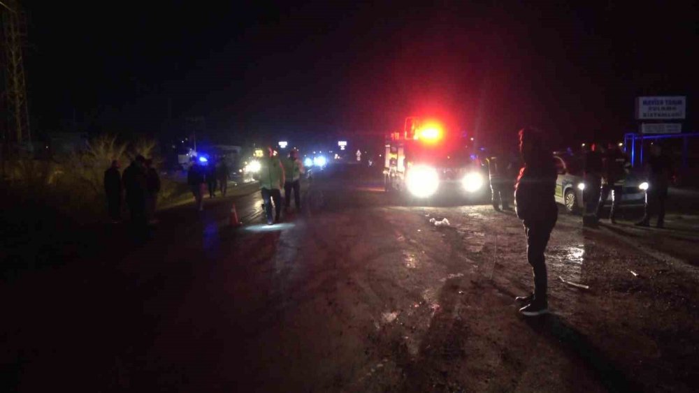 Amasya’da İki Otomobil Kafa Kafaya Çarpıştı: 8 Yaralı