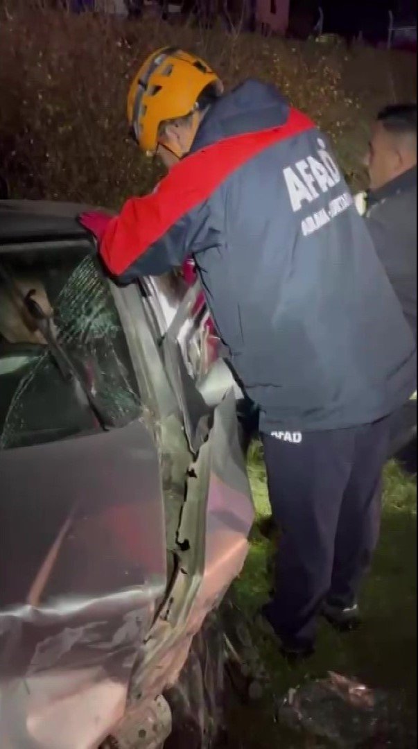 Amasya’da İki Otomobil Kafa Kafaya Çarpıştı: 8 Yaralı