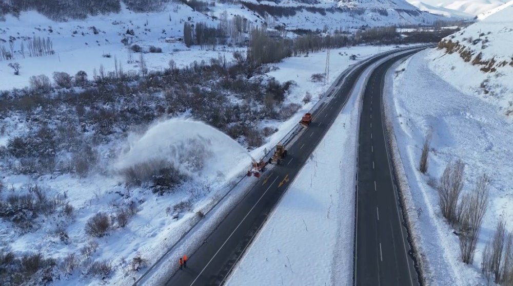 Bayburt’un Yüksek Kesimlerine Kar Yağdı
