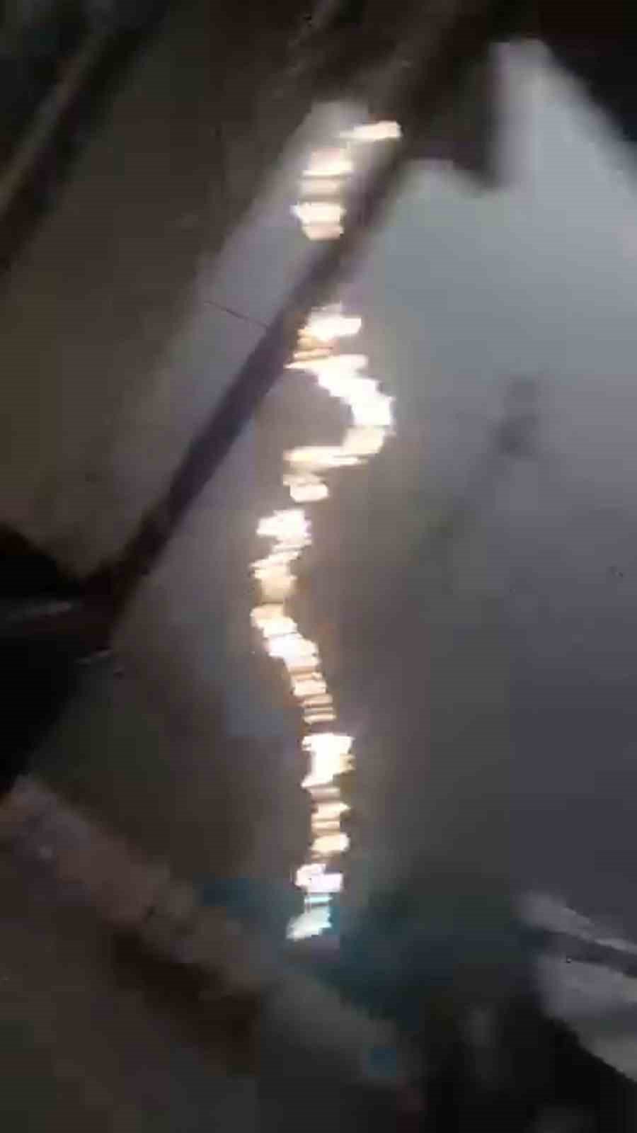 Rize’de Geceyi Aydınlatan Şimşekler Kameralara Yansıdı