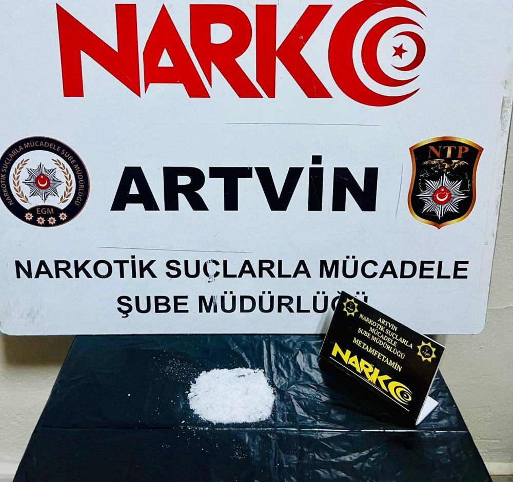 Gürcistan’a Kaçmak İsteyen Uyuşturucu Suçlusu Hopa’da Yakalandı