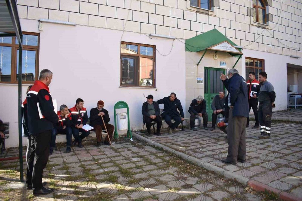 Bayburt’ta ‘köylerde Buluşuyoruz Tarımı Konuşuyoruz’ Projesi Kapsamında 79 Köyde Çiftçi Ziyaretleri Yapıldı
