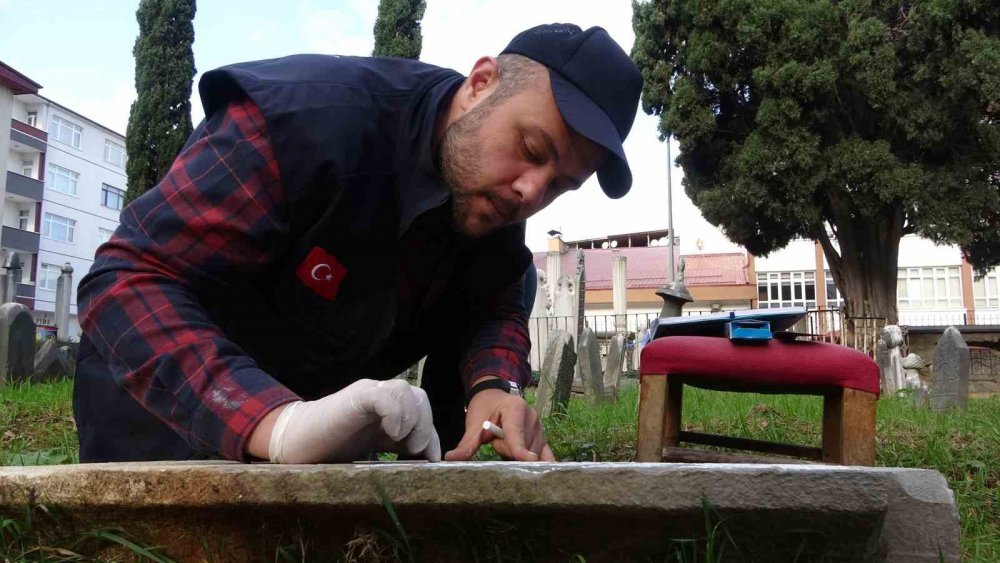 Trabzon’da Tarihî Mezar Taşları Karekodla Dijital Kayıt Altına Alınıyor