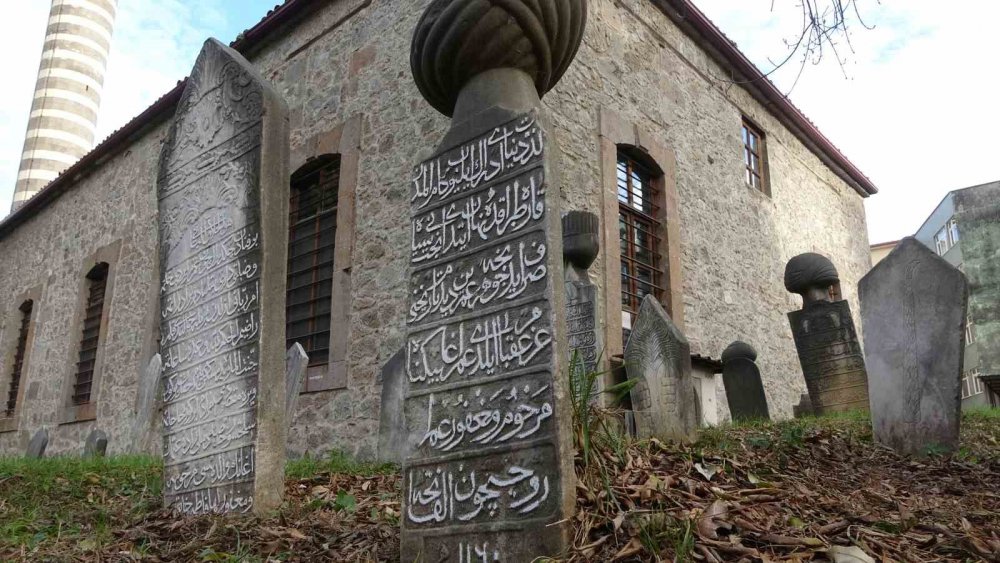 Trabzon’da Tarihî Mezar Taşları Karekodla Dijital Kayıt Altına Alınıyor