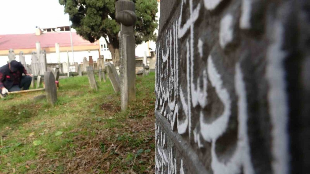 Trabzon’da Tarihî Mezar Taşları Karekodla Dijital Kayıt Altına Alınıyor