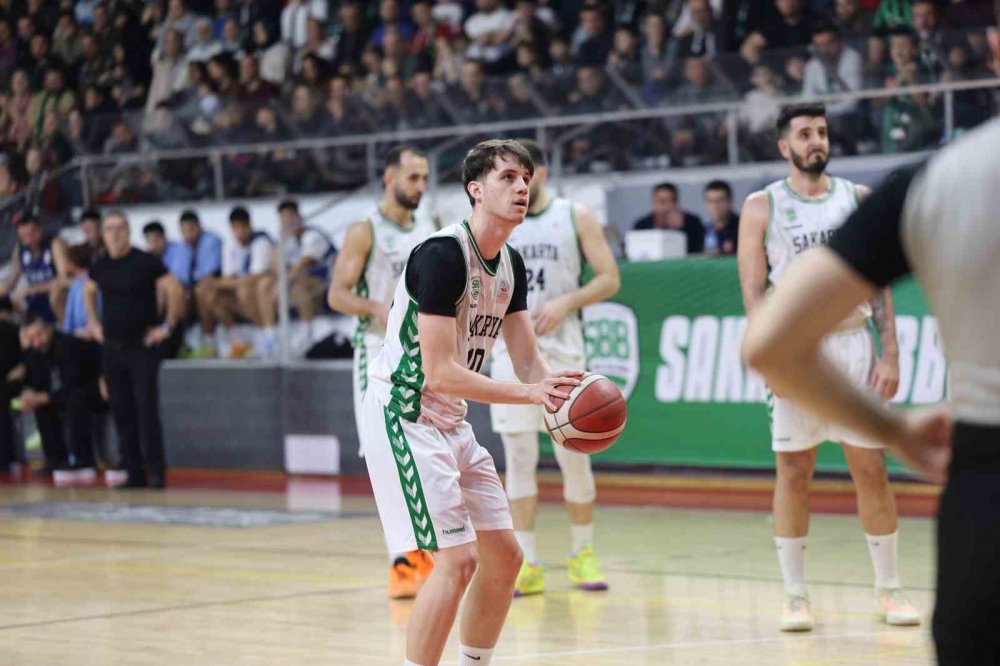 Sakarya Büyükşehir Basketbol, Namağlup Serisini 9 Maça Çıkardı