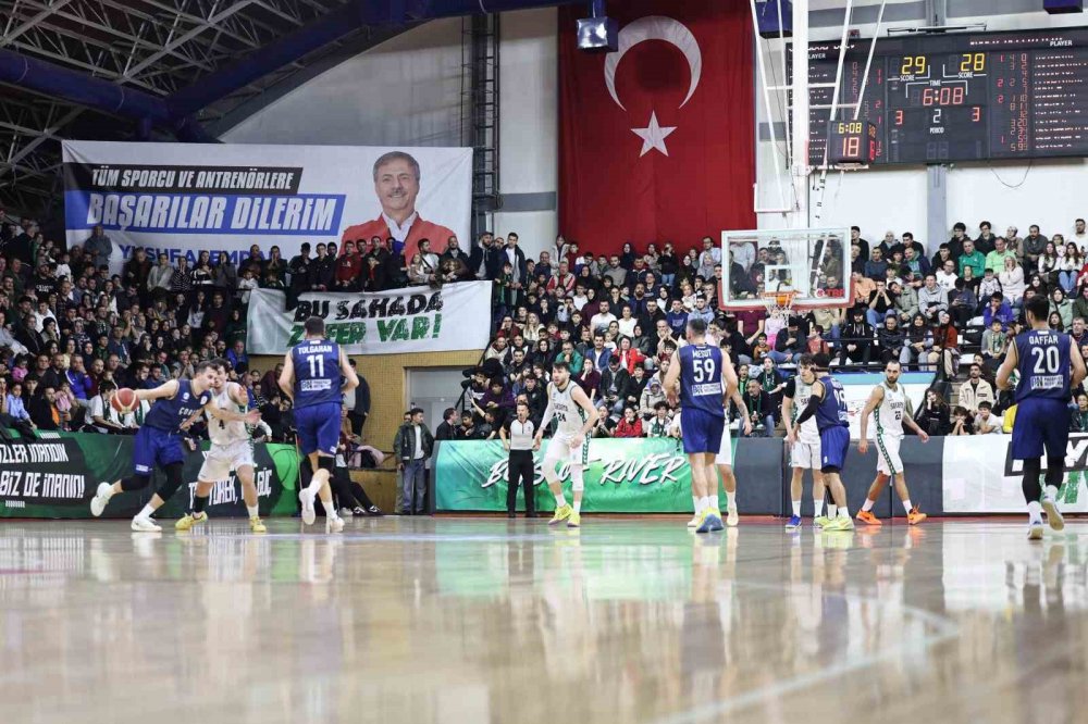 Sakarya Büyükşehir Basketbol, Namağlup Serisini 9 Maça Çıkardı