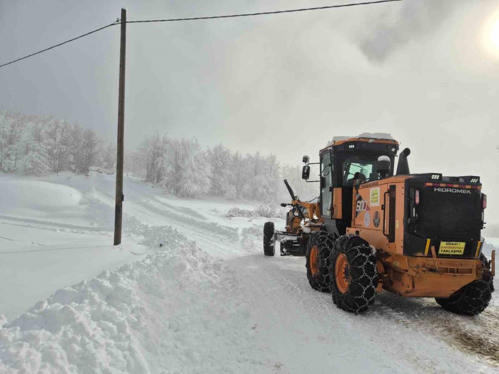 Handüzü Yaylası’nda Kar Manzarası Havadan Görüntülendi