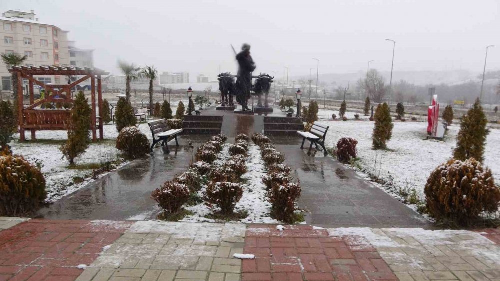 Kastamonu’da Kar Yağışı İlçeleri Beyaza Bürüdü