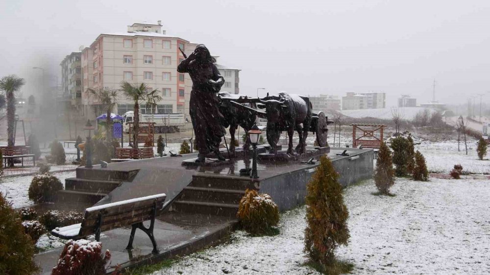 Kastamonu’da Kar Yağışı İlçeleri Beyaza Bürüdü