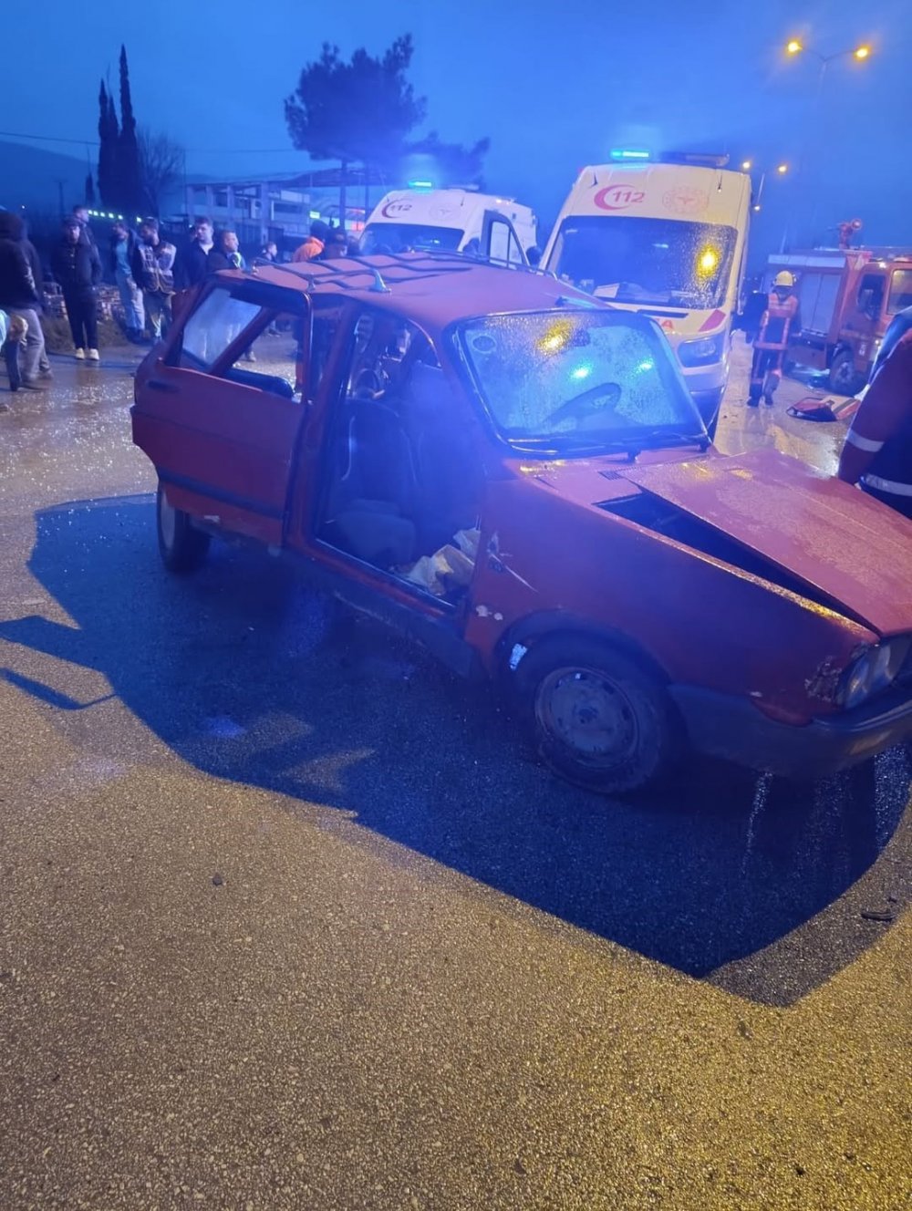 Sinop’ta Servis Minibüsü İle Otomobil Çarpıştı: 1 Ölü, 10 Yaralı