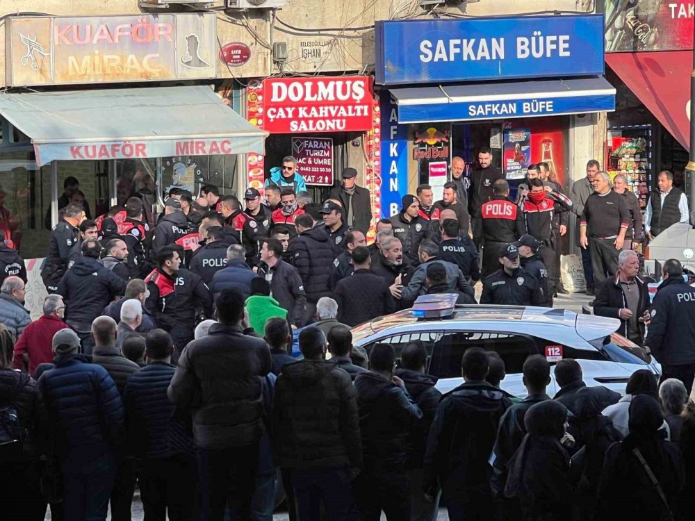 Trabzon’da bıçaklı kavga: 1’i ağır 8 kişi yaralandı