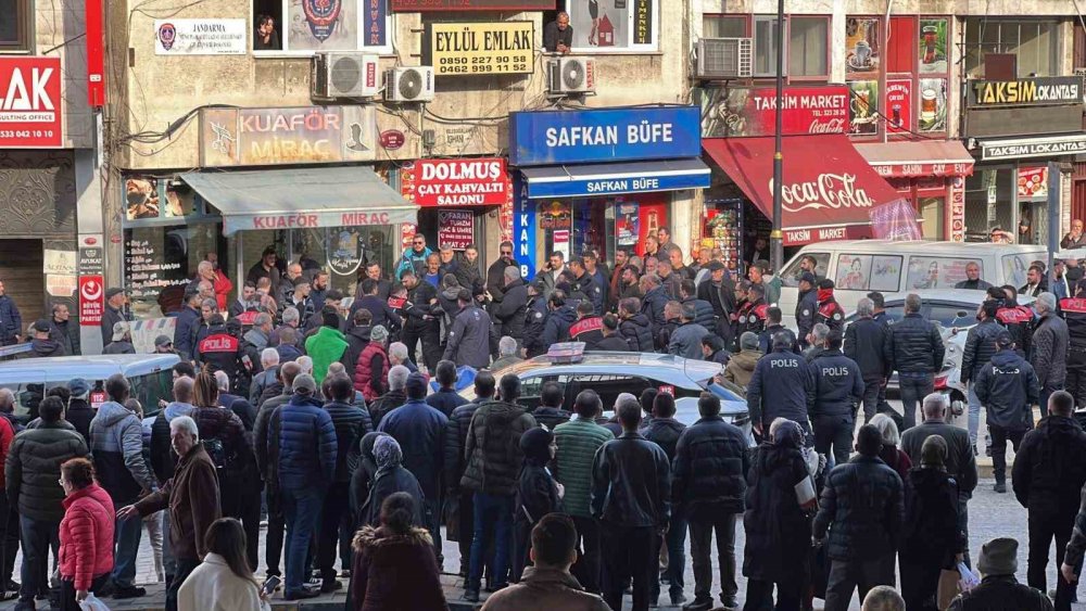 Trabzon’da bıçaklı kavga: 1’i ağır 8 kişi yaralandı