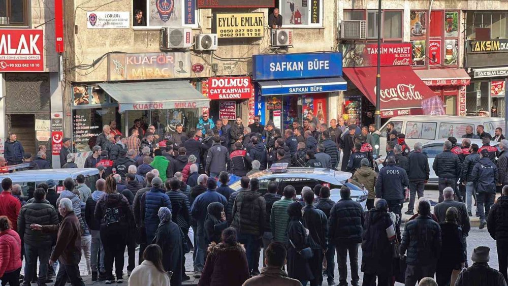 Trabzon’da bıçaklı kavga: 1’i ağır 8 kişi yaralandı