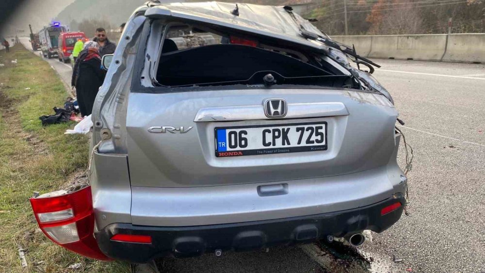 Amasya’da Lastiği Patlayan Otomobil Takla Attı: 3 Yaralı