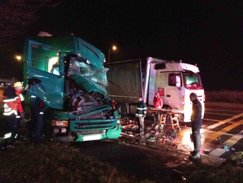 Pazar’da Tır Kazası: Sürücü AFAD Ekiplerince Kurtarıldı