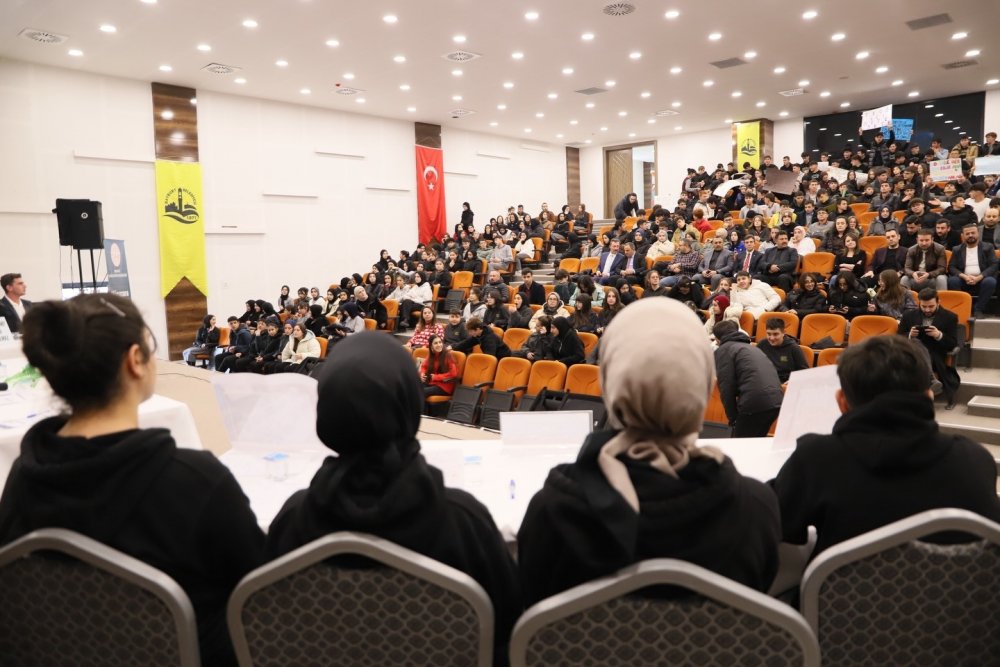 Bayburt'ta Liseler Arası Münazara Yarışması düzenlendi