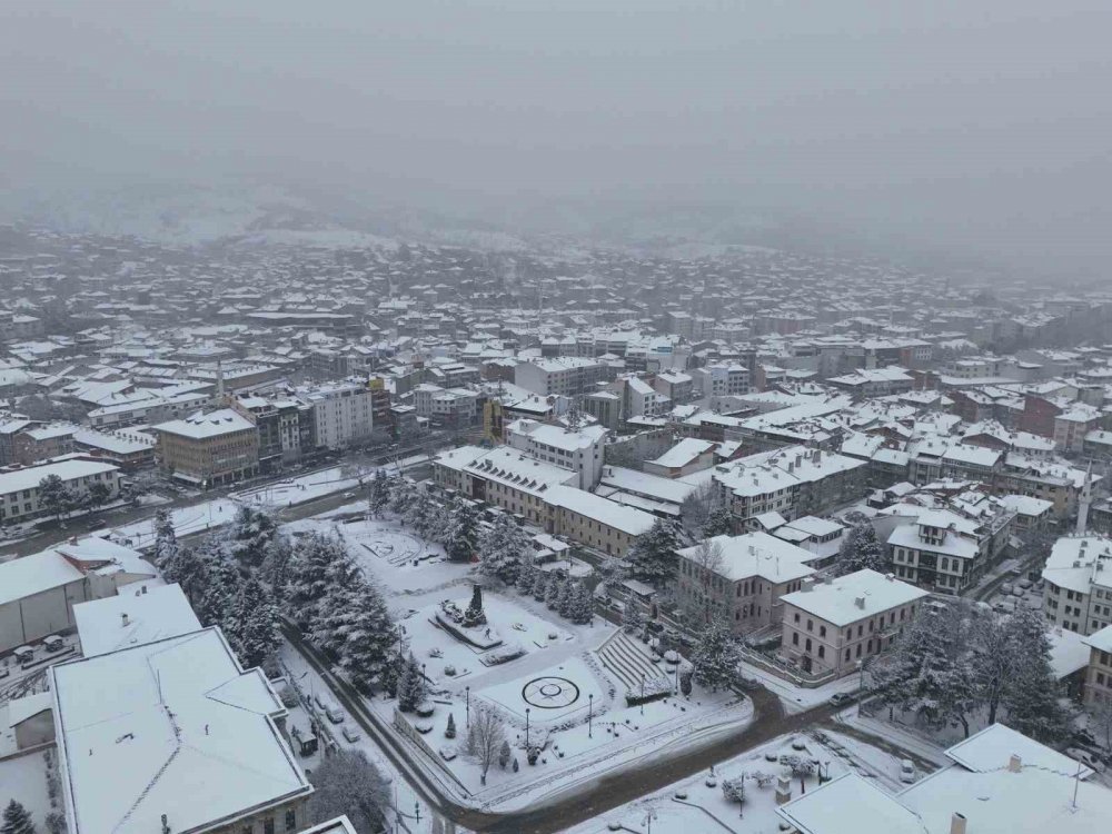 Kastamonu Beyaza Büründü: Kent Merkezinde Ortaya Kartpostallık Görüntüler Çıktı