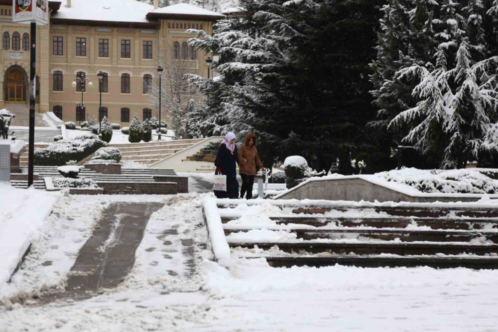 Kastamonu Beyaza Büründü: Kent Merkezinde Ortaya Kartpostallık Görüntüler Çıktı