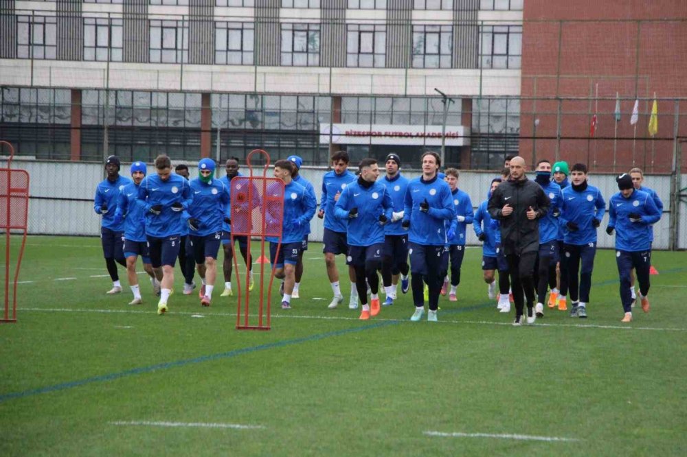 Recep Uçar: “Hücuma Dönük Bir Orta Saha Oyuncusu Arıyoruz”