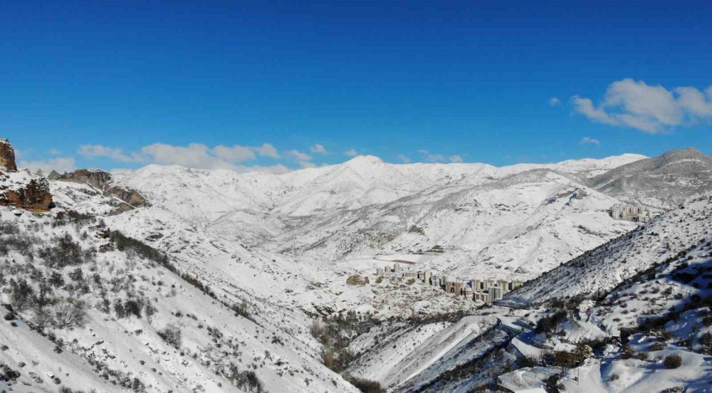 Tarihi Süleymaniye Mahallesinden Kar Manzaraları