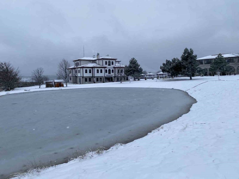 Kastamonu’da Yüksek Kesimlerde Kar Yağışı Etkili Oluyor