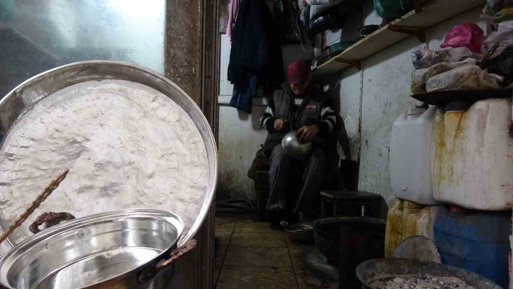 Artık Ne Genç Kızların Çeyizinde Ne De Mutfaklarda Yer Alıyor