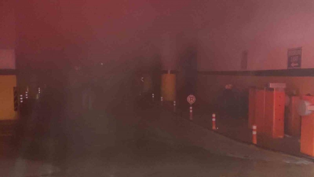 Rize Belediyesi’ne ait yer altı otoparkında trafo yangını
