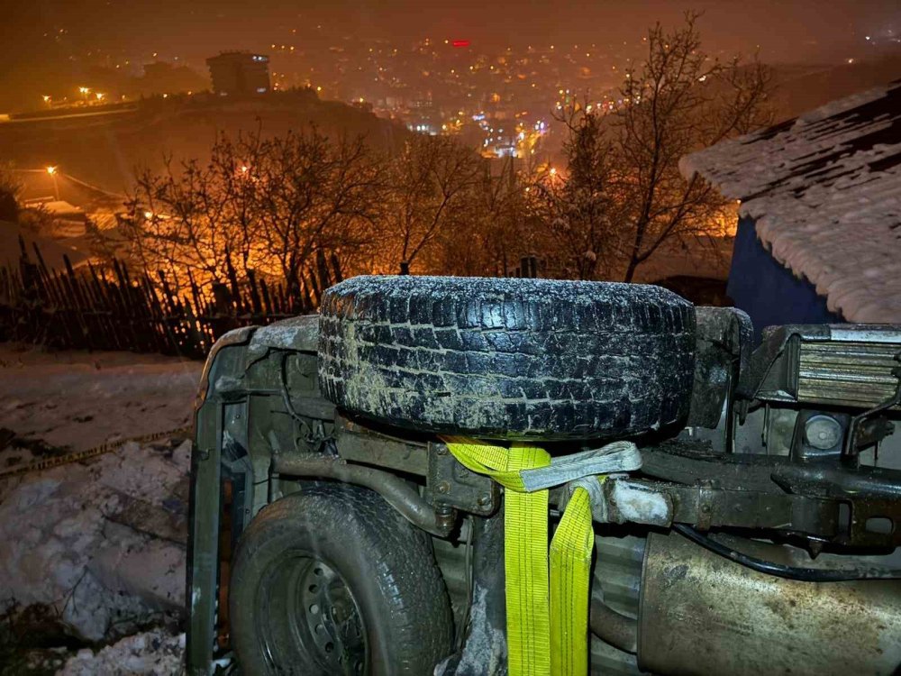 Ardanuç’ta Trafik Kazası: 1 Ölü, 1 Yaralı
