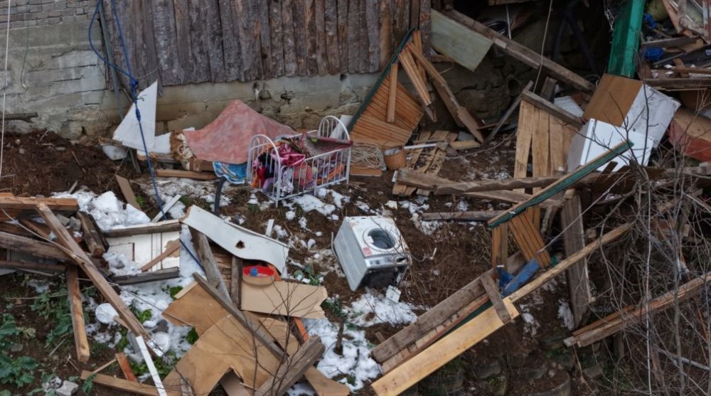 İneklerine Ot Vermek İçin Geldiği Ahırda Heyelandan Son Anda Kurtuldu