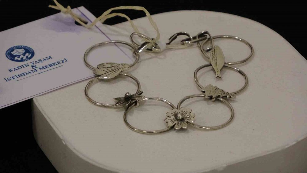 Trabzon'da 40 Yaşından Sonra Takı Tasarımcısı Oldu